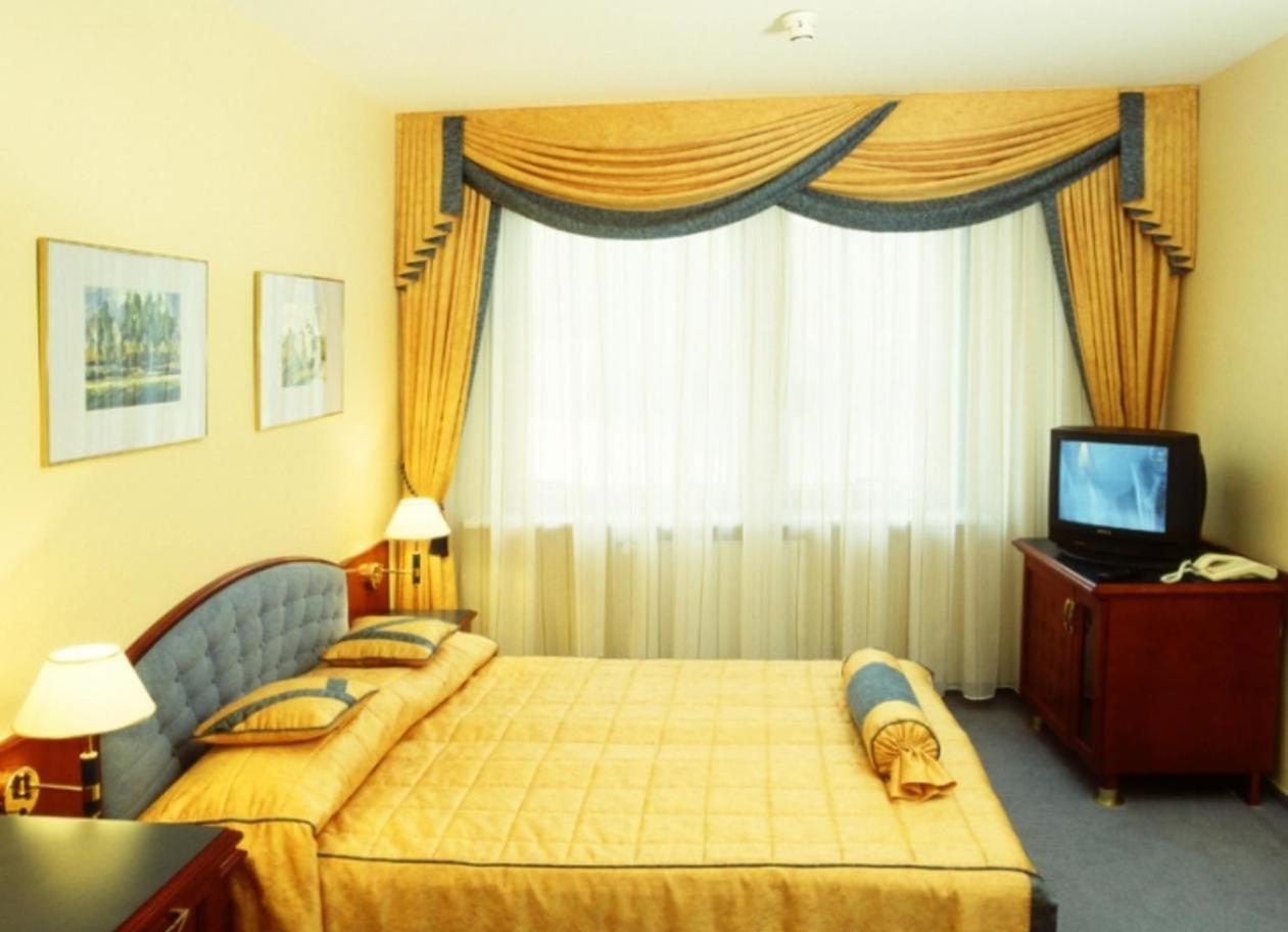 Hotel Kongresowy Кельце Экстерьер фото