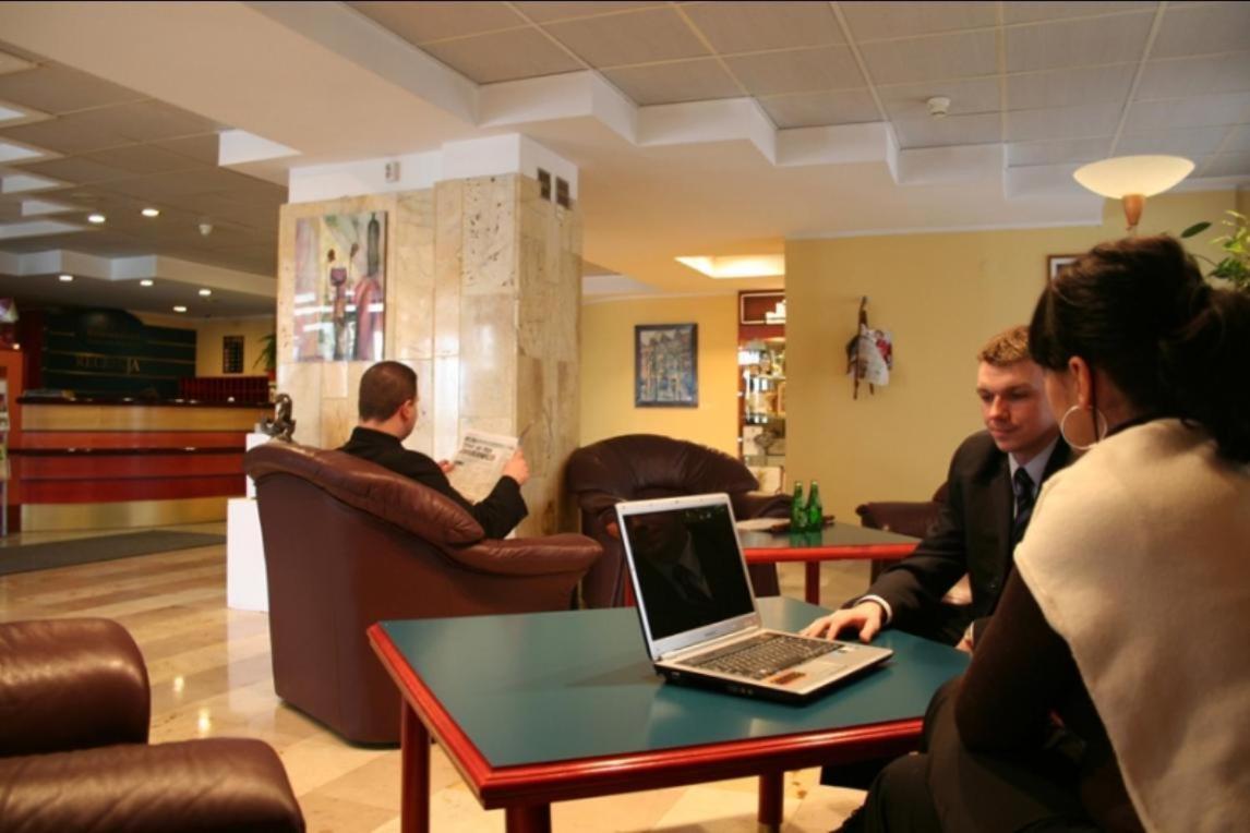 Hotel Kongresowy Кельце Экстерьер фото